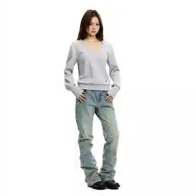 APEA V-Neck Long Sleeve Sweatshirt