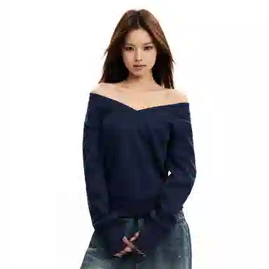 APEA V-Neck Long Sleeve Sweatshirt