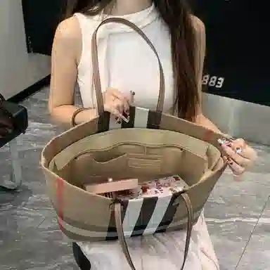 BurberryTote