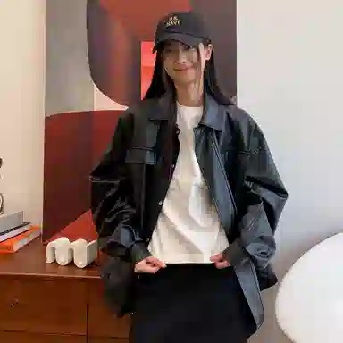 ROARINGWILD Logo Embroidered Windbreaker Jacket Black