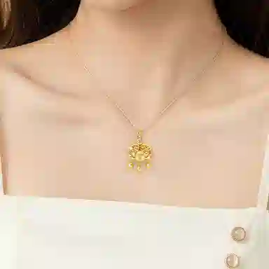 925