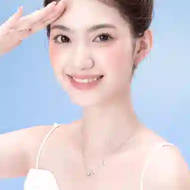 925