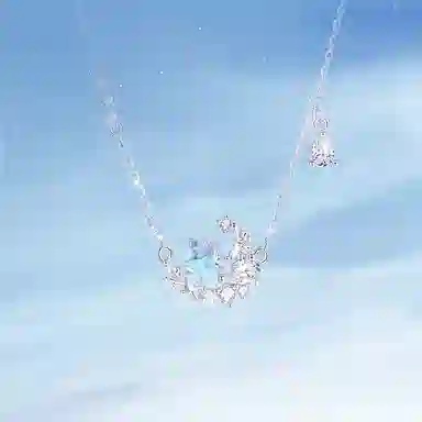 925