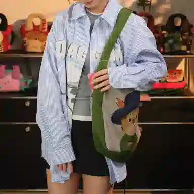 完美款款郭逗逗插画师联名款猫狗系列短绒可爱卡通时尚百搭加侧单肩包