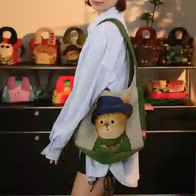 完美款款郭逗逗插画师联名款猫狗系列短绒可爱卡通时尚百搭加侧单肩包