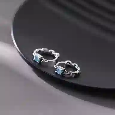 S925