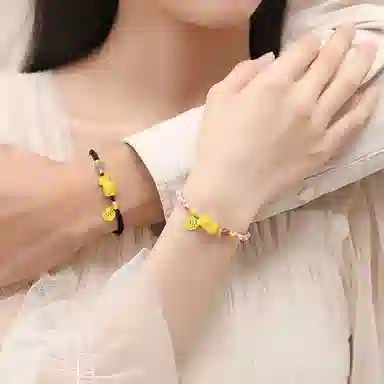 银千惠 貔貅编织手绳 新中式招财貔貅转运珠甜蜜一对国潮风吞金兽本命年红绳平安福字牌手饰 玛瑙 手链 男女同款情侣款 礼盒装