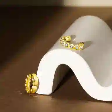 银千惠 空白格耳骨夹 法式复古小香风名媛风优雅轻奢镶锆一对文艺气质高级感通勤百搭无痛耳环耳饰 无耳洞 耳夹 女款 礼盒装