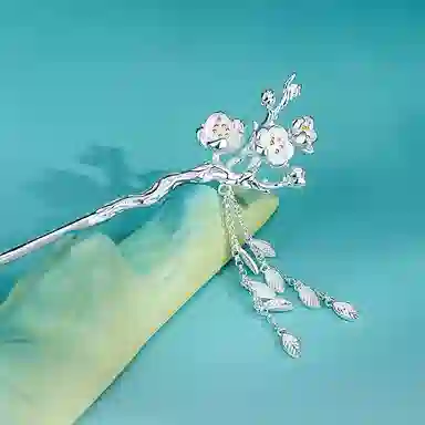 银千惠 梅花发簪 新中式小众设计中国风古风国潮盘发汉服流苏步摇发钗簪子头饰 发簪 女款 银色 礼盒装 礼物