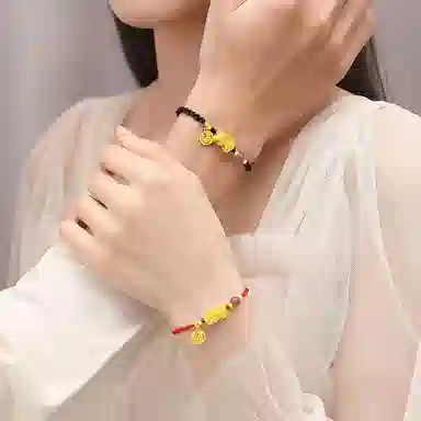 银千惠 貔貅编织手绳 新中式招财貔貅转运珠甜蜜一对国潮风吞金兽本命年红绳平安福字牌手饰 玛瑙 手链 男女同款情侣款 礼盒装