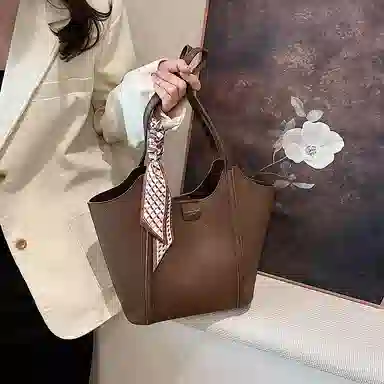BGAY Tote PU