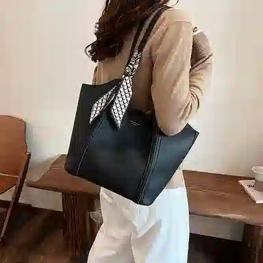 BGAY Tote PU