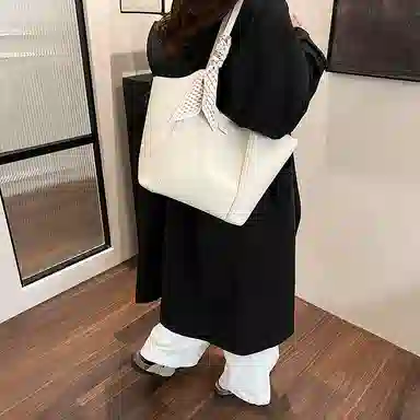 BGAY Tote PU
