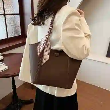 BGAY Tote PU