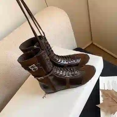 Yeezyy Reezy Mid Leather Boots