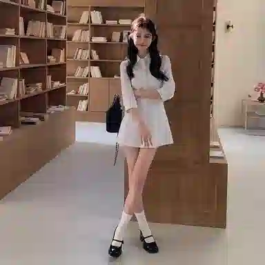 东鲸岁时记 纯欲风翻领修身纯色长袖连衣裙 女款 礼盒装 白色连衣裙（买赠送同色安全裤）