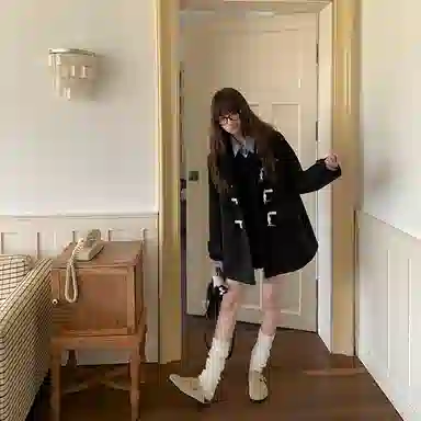 东鲸岁时记 开学季高智感学院风甜美可爱简约舒适时尚高端日常休闲经典复古保暖牛角扣外套秋冬季毕业季大衣 女款 礼盒装