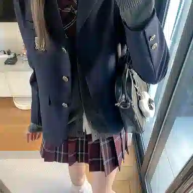 东鲸岁时记 学院风纯色长袖上衣格子百褶短裙制服 女款 礼盒装 黑色