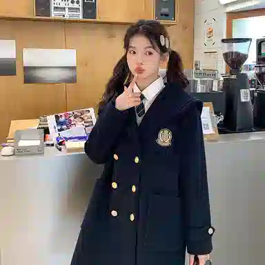 东鲸岁时记 海军领毛呢学院风牛角扣单排扣呢子大衣 女款 绀色