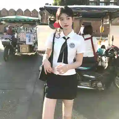 东鲸岁时记 纯欲风包臀裙半身小个子休闲短裙 女款 礼盒装 月光信笺一步裙 买赠衣架