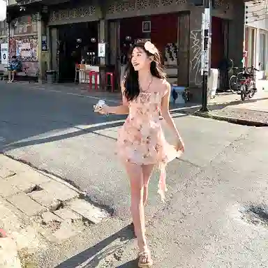 东鲸岁时记 植物花卉方领收腰吊带连衣裙 女款