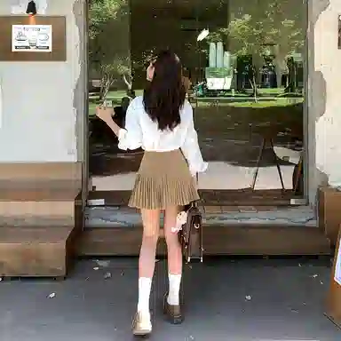 东鲸岁时记 学院风高级感翻领短款气质上衣简约温柔风职场辣妹舒适通勤长袖衬衫制服 春秋季 女款 礼盒装 白色