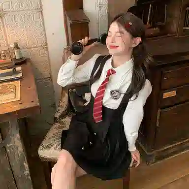 东鲸岁时记 学院风温柔学姐风职场微辣裙撞色修身收腰休闲衬衫连衣裙制服 春秋季 女款 礼盒装 黑白