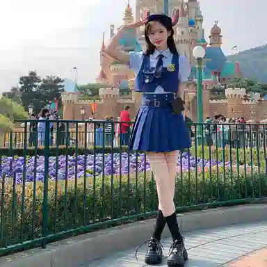 东鲸岁时记 心动突击学院风伯克利女孩夏日多巴胺穿搭纽扣短袖衬衫马甲中腰修身半身裙制服 春夏季 女款 礼盒装