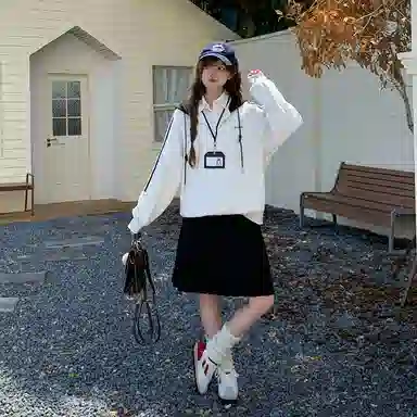 东鲸岁时记 学院风宽松显瘦复古休闲百搭外套上衣韩系早秋氛围感慵懒复古温柔甜美开学季独特漂亮高级感通勤洋气简约连帽卫衣 女款 礼盒装