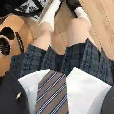 东鲸岁时记 学院风开学季尖领上衣中腰修身半裙制服 女款 白色+灰绿色