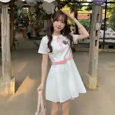 东鲸岁时记 学院风纯色收腰显瘦短袖连衣裙 女款 礼盒装 白色连衣裙 买赠皮带+领绳