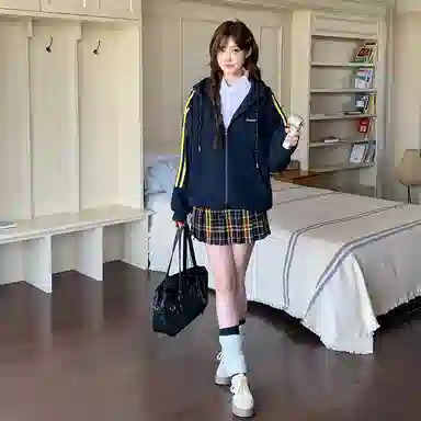 东鲸岁时记 学院风宽松显瘦复古休闲百搭外套上衣韩系早秋氛围感慵懒复古温柔甜美开学季独特漂亮高级感通勤洋气简约连帽卫衣 女款 礼盒装