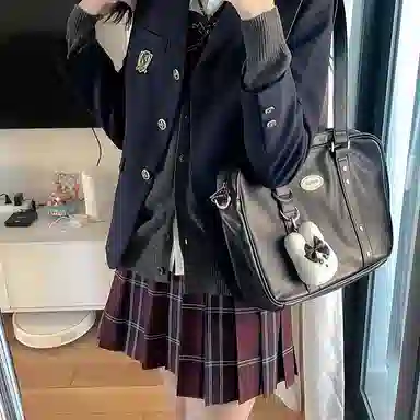 东鲸岁时记 学院风纯色长袖上衣格子百褶短裙制服 女款 礼盒装 黑色