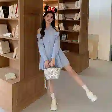 东鲸岁时记 气质女装高级感收腰露肩衬衫长袖连衣裙 女款 礼盒装 蓝色露肩衬衫连衣裙