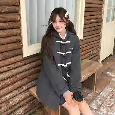 东鲸岁时记 开学季高智感学院风甜美可爱简约舒适时尚高端日常休闲经典复古保暖牛角扣外套秋冬季毕业季大衣 女款 礼盒装