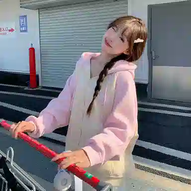 东鲸岁时记 学院风开学季初恋感小清新可爱简约国潮猫咪卡通撞色宽松插肩拉链连帽卫衣 女款 礼盒装 粉色