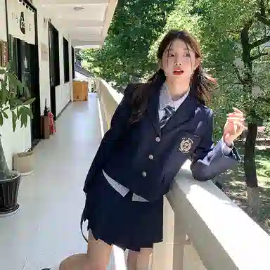 东鲸岁时记 学院风高级感伯克利修身上衣外套通勤职场微辣文艺风纯色短款西装 秋季 女款 礼盒装 藏青色