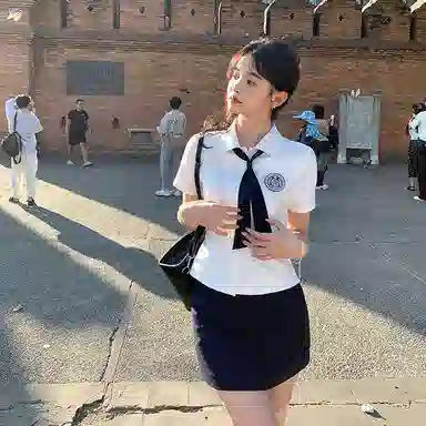 东鲸岁时记 学院风慵懒感日常通勤短袖衬衫制服 女款 短袖衬衣 买赠领带