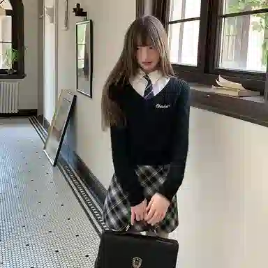 东鲸岁时记 港风穿搭复古绞花松弛感修身通勤针织字母刺绣毛衣 女款 黑色