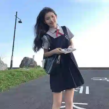 东鲸岁时记 学院风纯色尖领短袖衬衫背带裙制服 女款 礼盒装