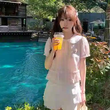 东鲸岁时记 可爱少女风娃娃领短袖衬衫纯色设计感半身短裙裙装套装 女款 两件装 礼盒装 碎花手册粉色衬衫+白色短裙（内含打底裤） 买赠裙夹