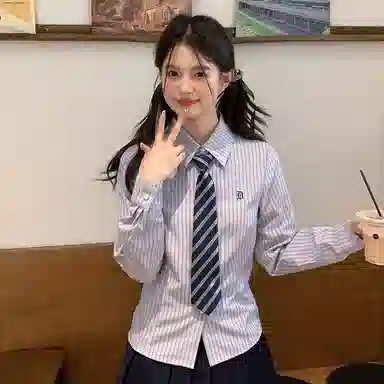 东鲸岁时记 温柔风高级感翻领短款条纹长袖上衣纯色中腰修身短裙搭配一整套制服 春秋季 女款 礼盒装 雾霾蓝