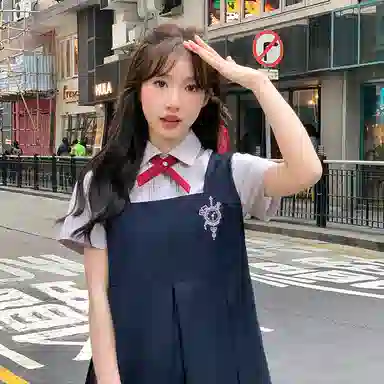 东鲸岁时记 学院风纯色尖领短袖衬衫背带裙制服 女款 礼盒装