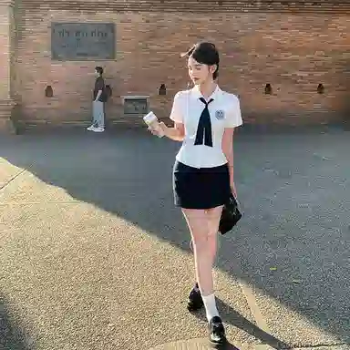 东鲸岁时记 纯欲风包臀裙半身小个子休闲短裙 女款 礼盒装 月光信笺一步裙 买赠衣架