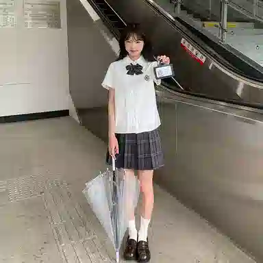 东鲸岁时记 尖领短袖衬衫格子图案短裙制服 女款