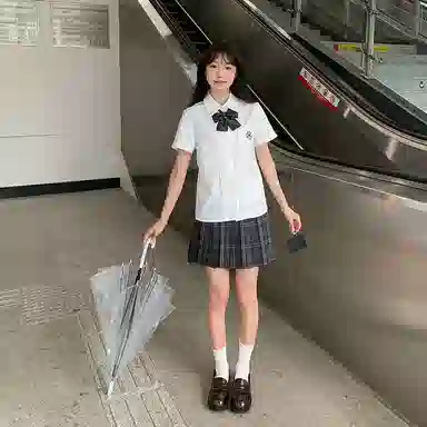 东鲸岁时记 尖领短袖衬衫格子图案短裙制服 女款