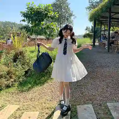 东鲸岁时记 学院风海军领宽松短袖连衣裙 女款