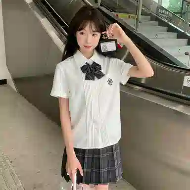 东鲸岁时记 尖领短袖衬衫格子图案短裙制服 女款