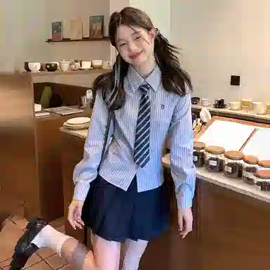 东鲸岁时记 温柔风高级感翻领短款条纹长袖上衣纯色中腰修身短裙搭配一整套制服 春秋季 女款 礼盒装 雾霾蓝