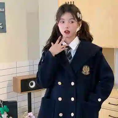 东鲸岁时记 海军领毛呢学院风牛角扣单排扣呢子大衣 女款 绀色